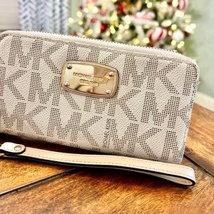 Michael Kors wristlet wallet